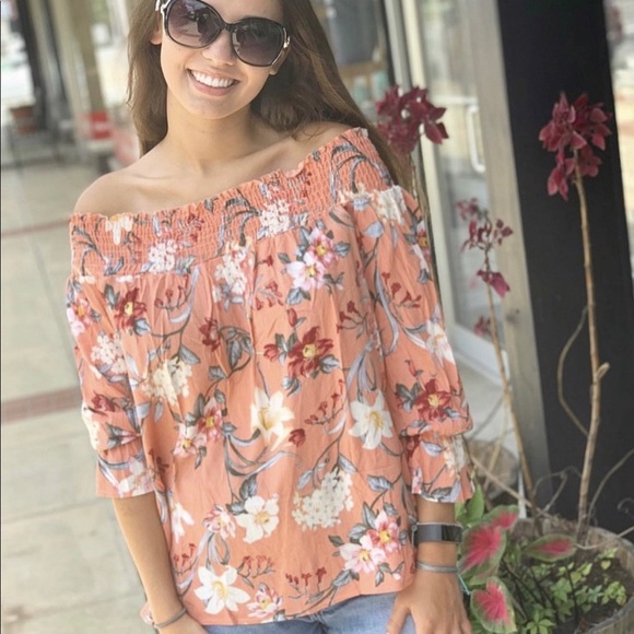 Floral Off-Shoulder Top - Picture 1 of 2
